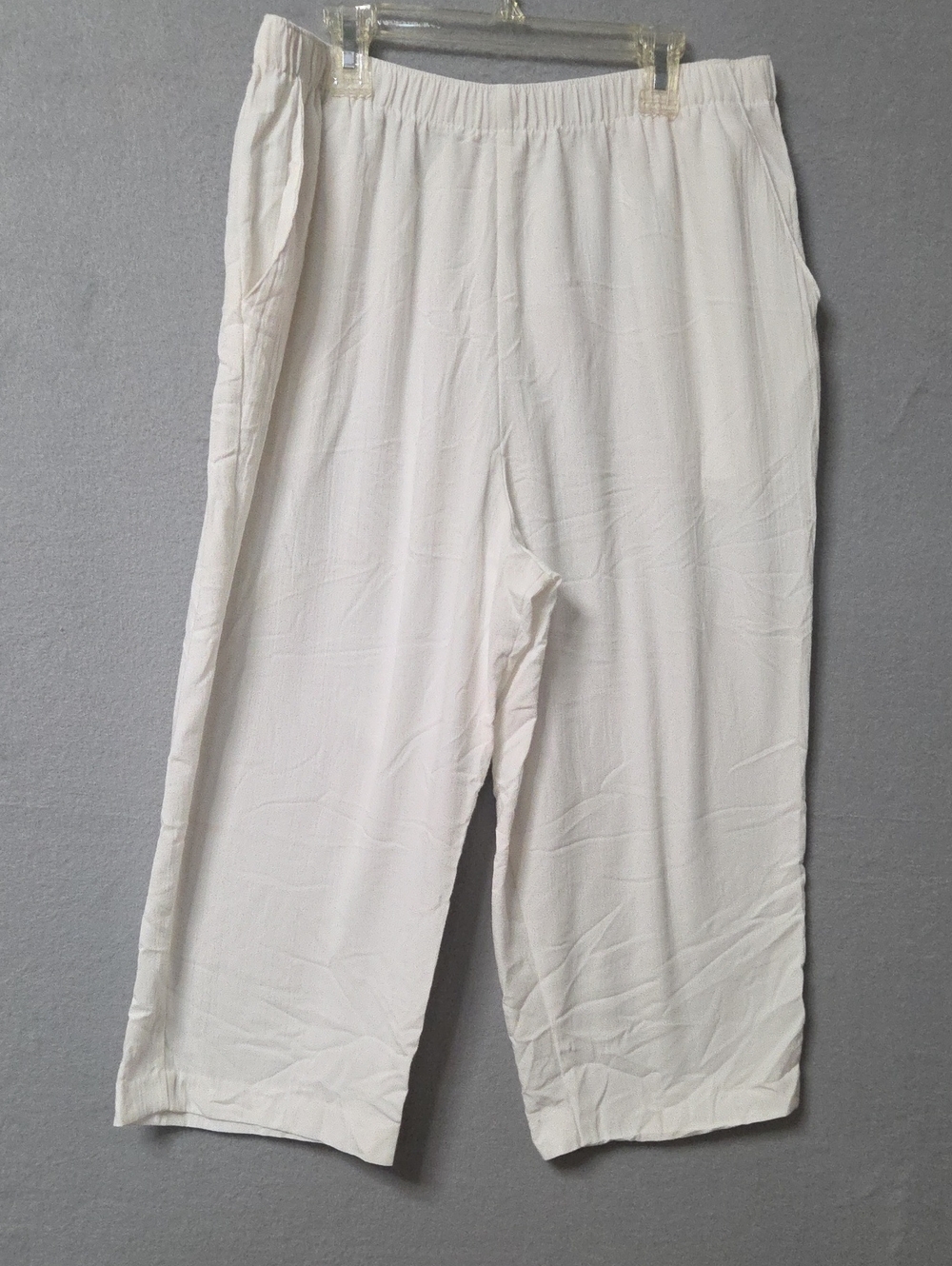 Alia White Elastic Waist Capri Cropped Pants Size 14.